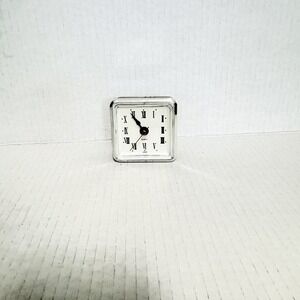Tiny Battery‎ Quartz Clock